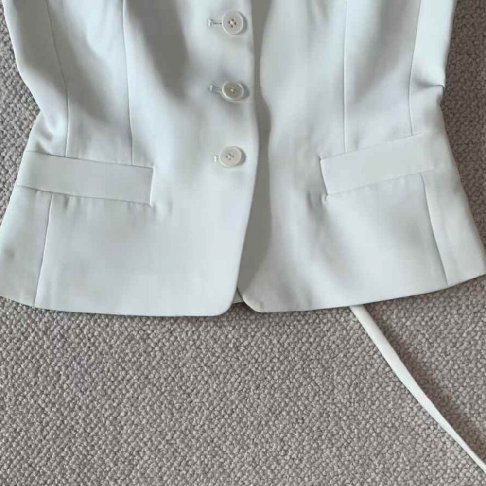 BEST L'Academie by Marianna Revolove Nomiko Top - Ivory Off White Vest Cropped - Picture 7 of 9